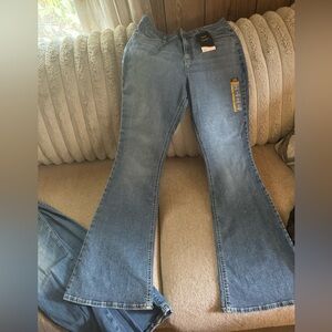 Lee Jeans. Never worn. Still has tags